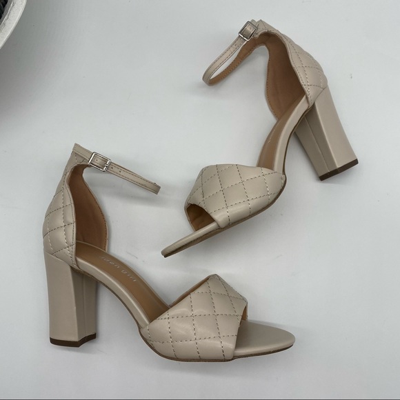 MADDEN GIRL
Blend-Q Quilted Two-Piece Block-Heel Sandals in faux leather 7.5 - Picture 5 of 8